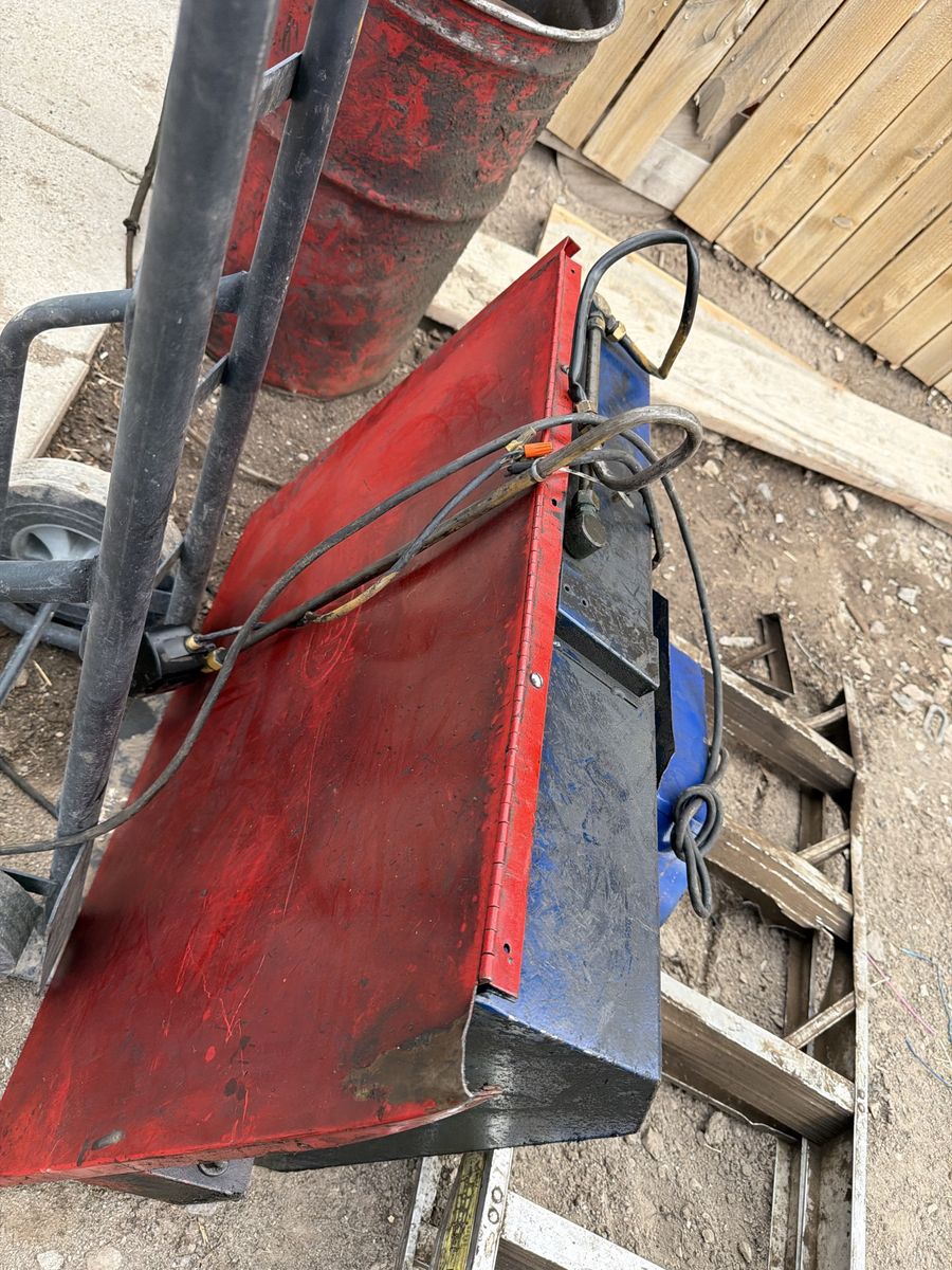 Main image 9