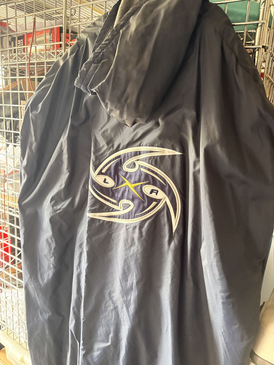 football warm up cape