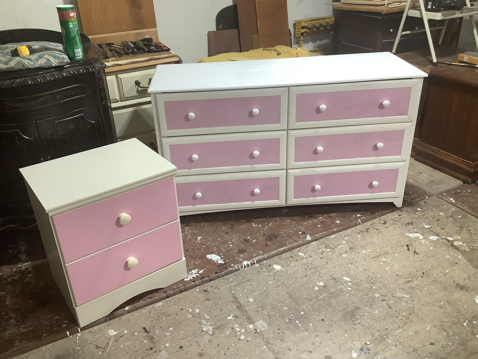 Cute 6 Drawer Dresser W/Nightstand