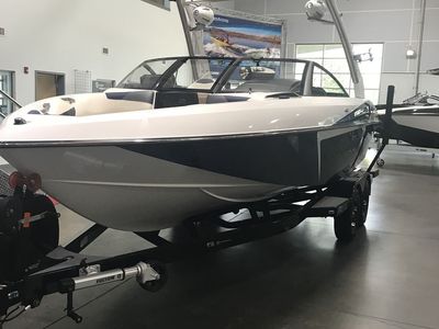 Beautiful 2018 Malibu Wakesetter