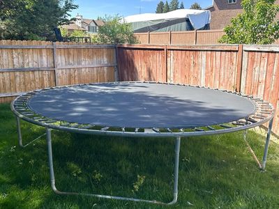 14’ Trampoline