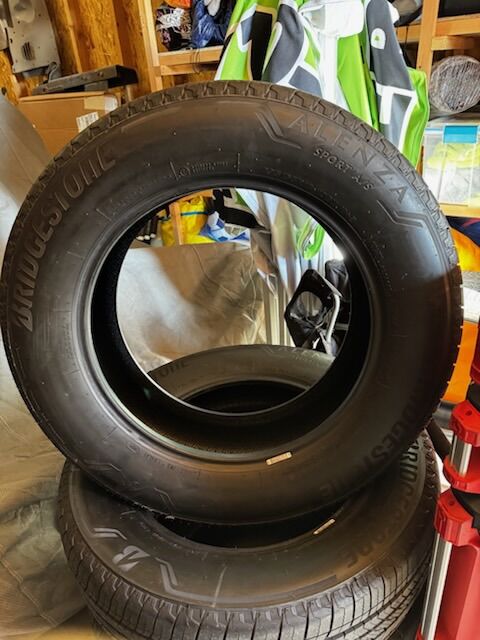 235/65R18 Bridgestone Alenza Sport A/S