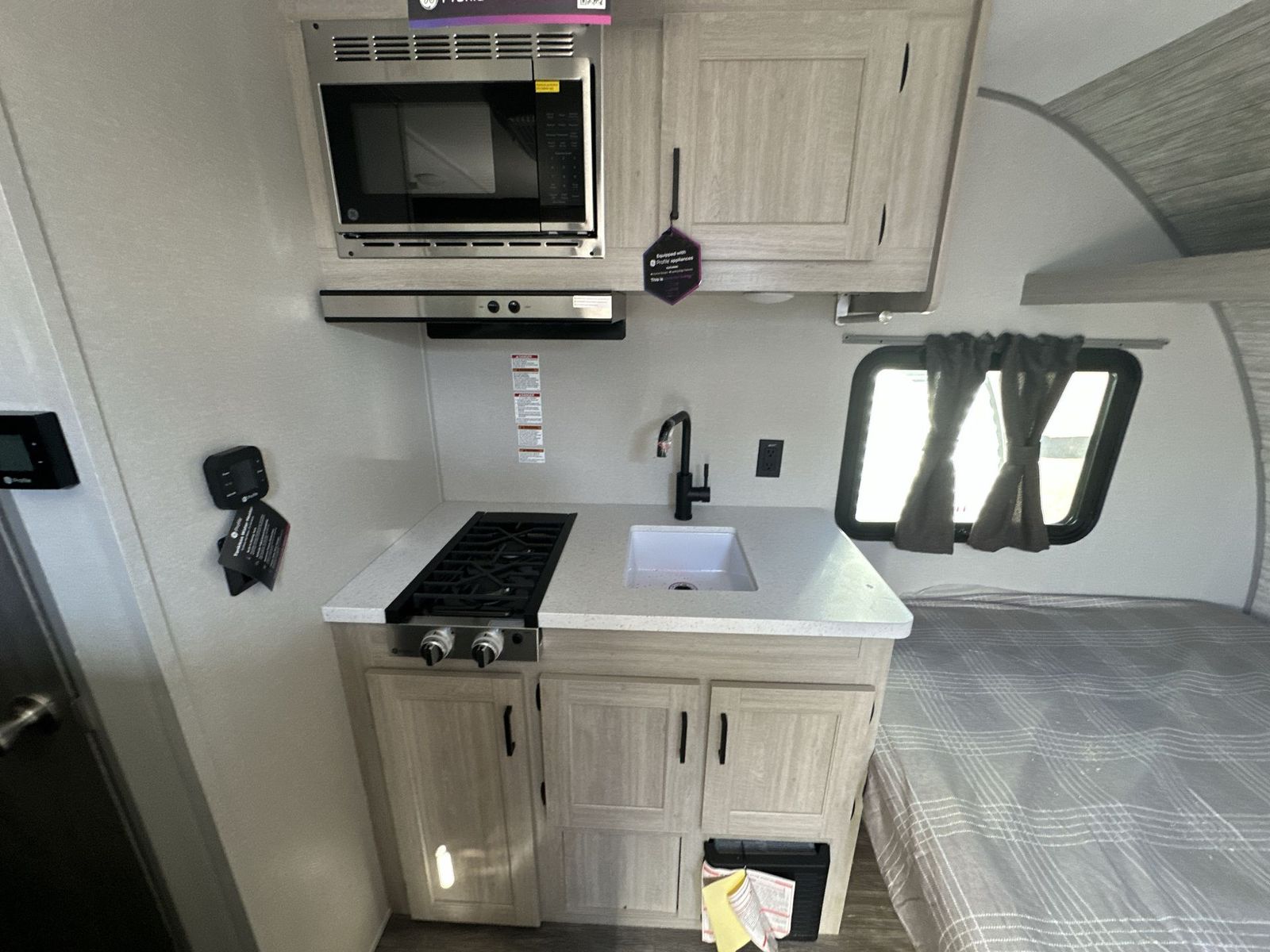 Main image 14