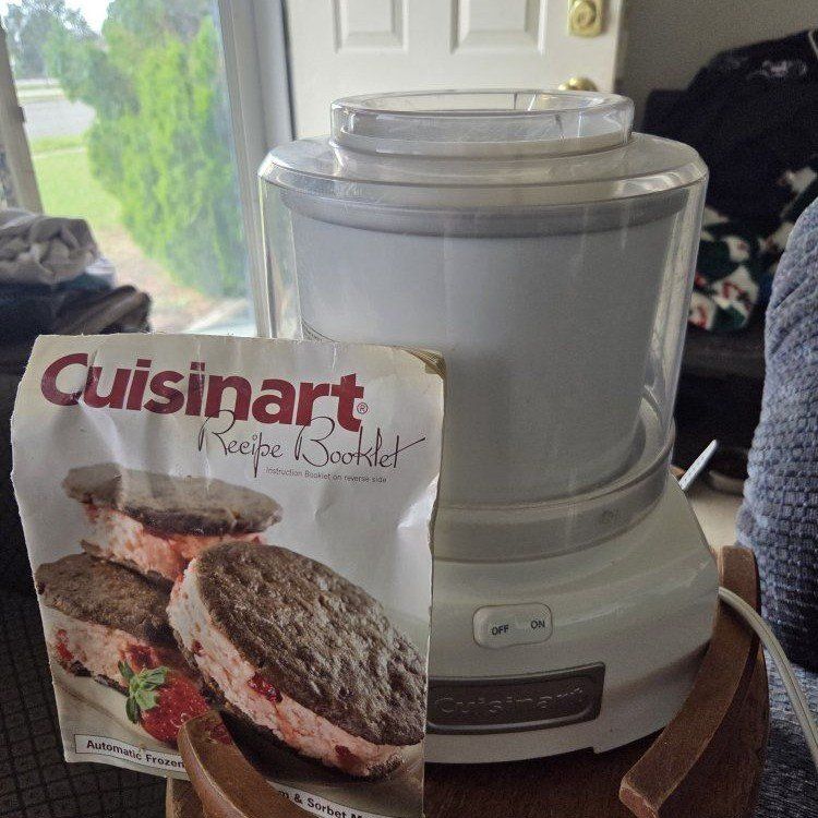 Cuisinart Automatic Frozen Yogurt, Ice Cream & Sorbet Maker White