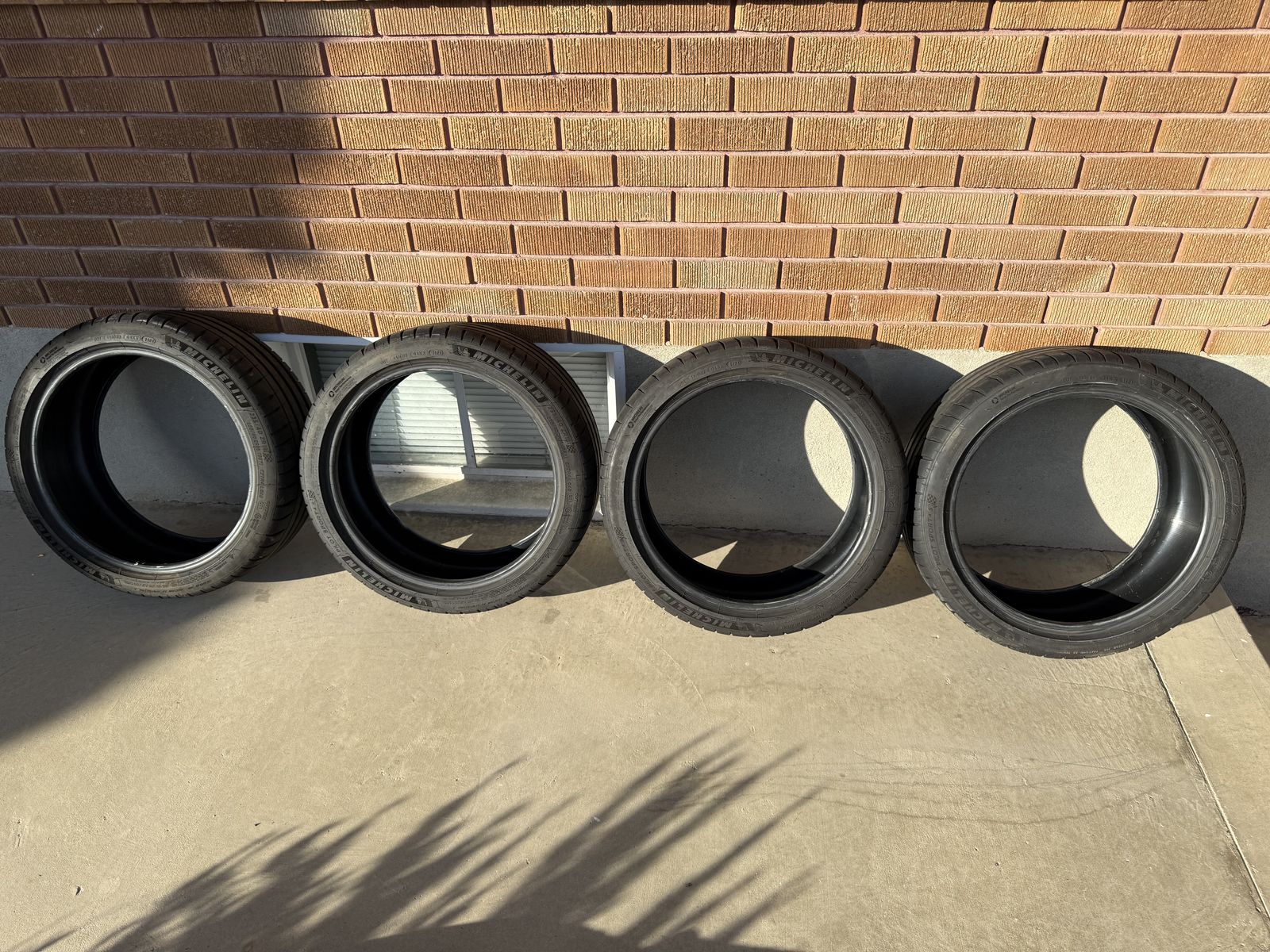 Michelin Pilot Sport 4S Tires - 235/40/18