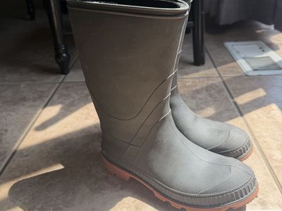 Kids Size 5 Waterproof Black Rubber Rain & Mud Boots