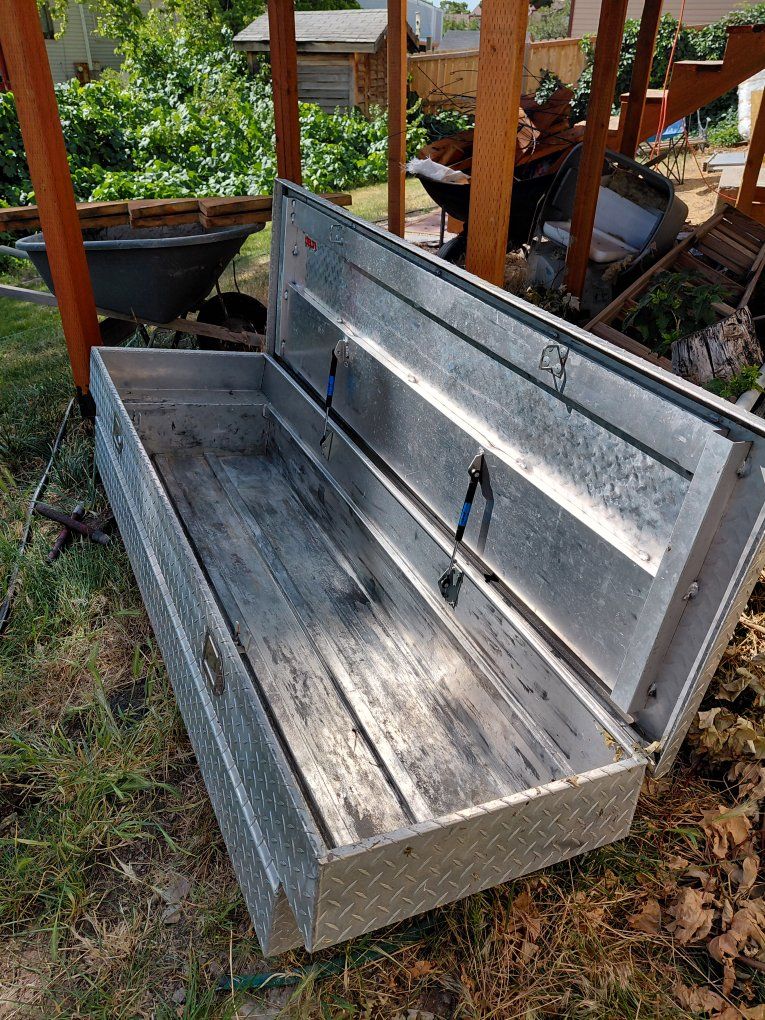 Main image 3