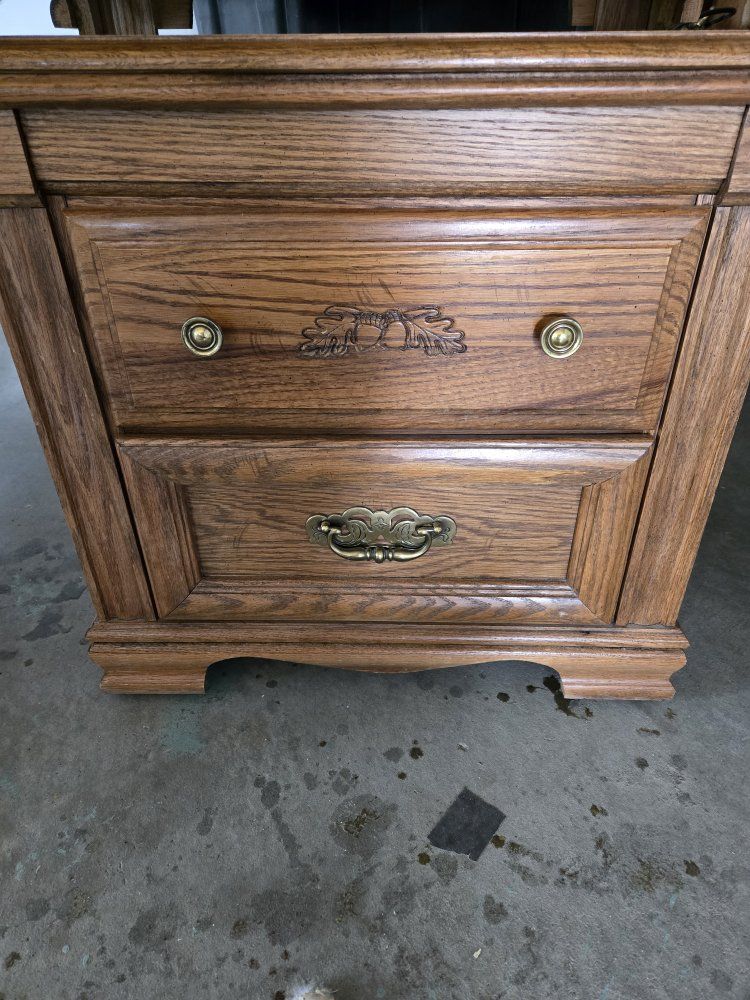 Broyhill Vintage Wood Nightstand / End Table with 2 Drawers, Brass Hardware