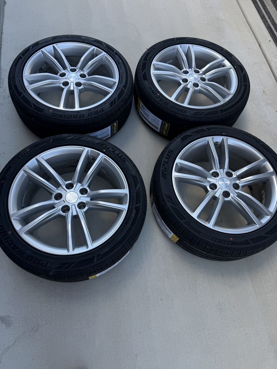 Tesla Model S 19" wheels & New Tires 245/45r19 rims 245/45/19