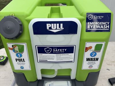 Cintas 12 gallon emergency eye wash station