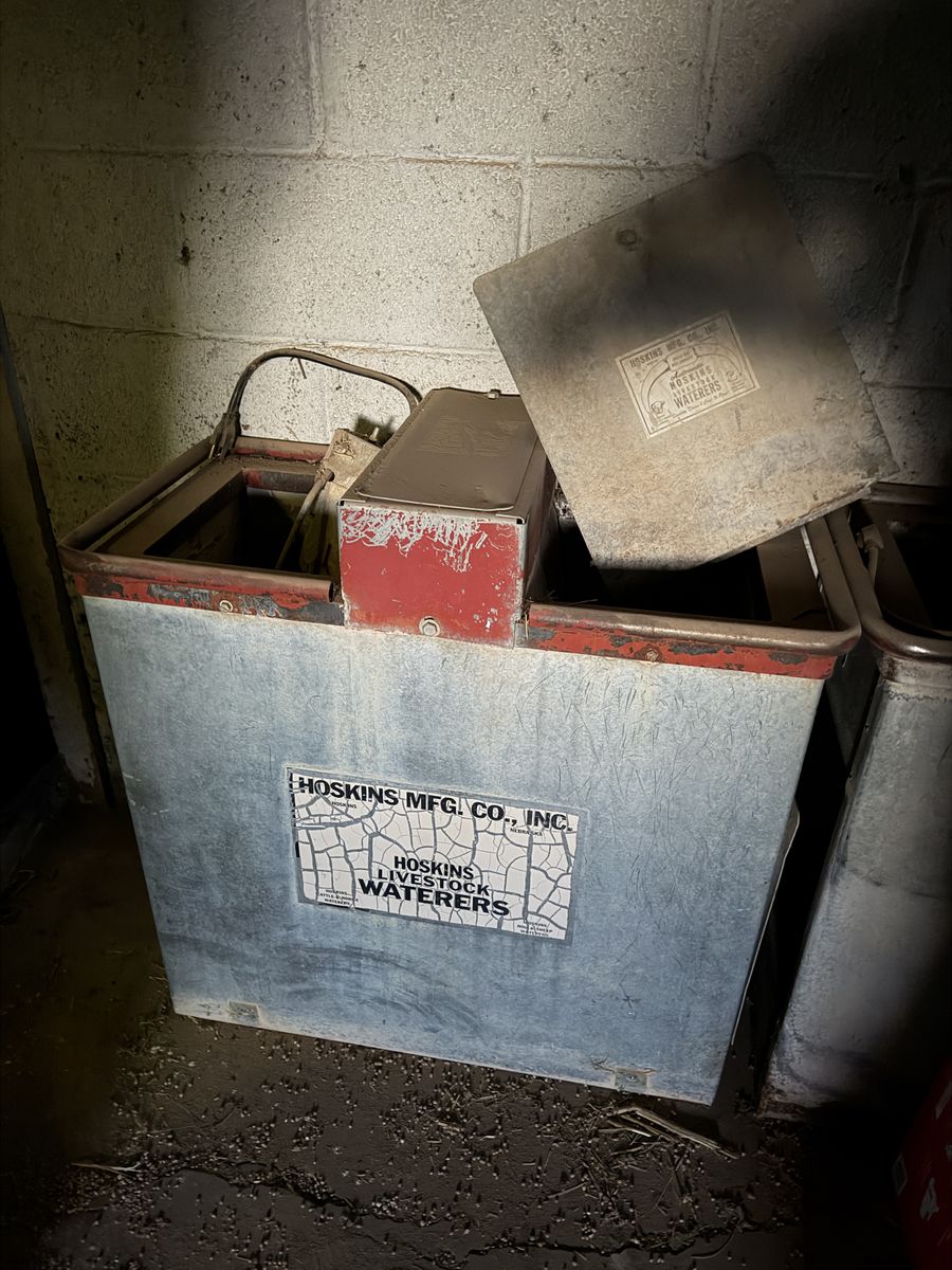 Hoskins double automatic water trough