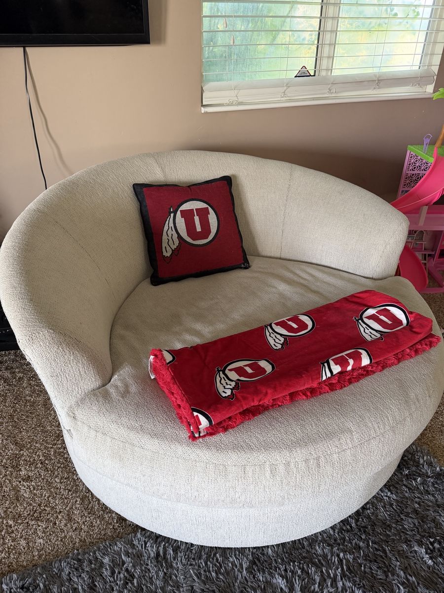 Main image 2