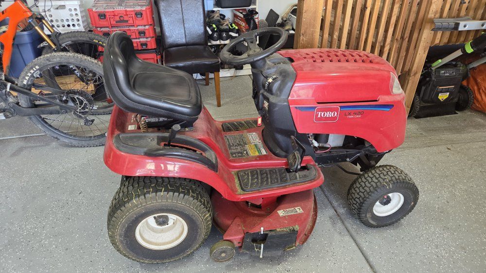 Toro Riding Lawnmower