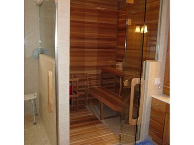 Steam Room/Showers