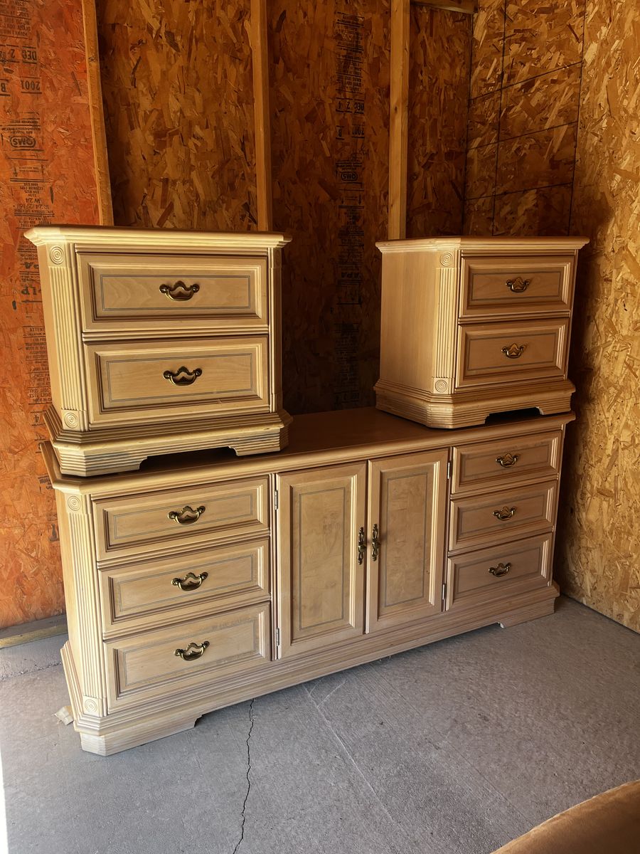 Solid Oak-Dresser & Night Stand Set