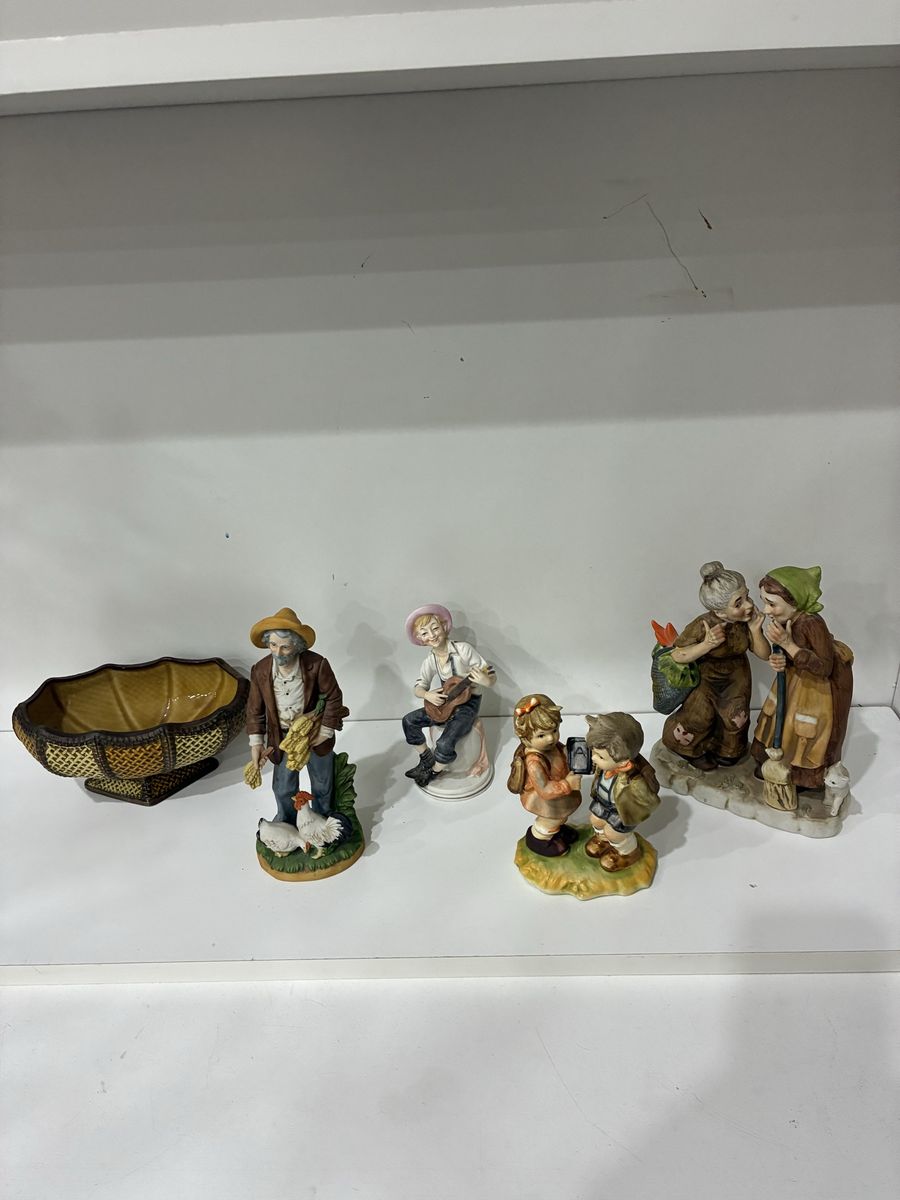 HOMCO 1477 & Waces Vintage Porcelain Figurine Lot - 5 Collectible Figures & Basket