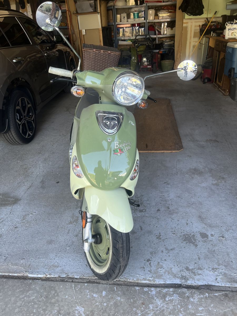 Buddy 170cc Scooter