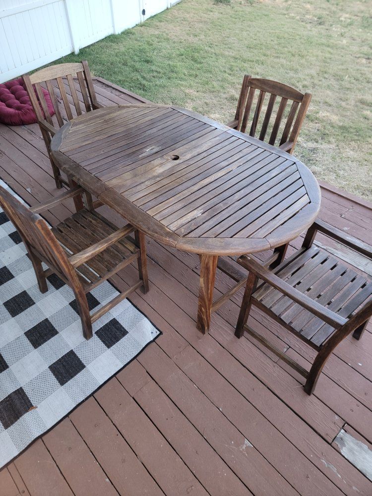 Outdoor Teak Patio Dining Set - Extendable Slatted Oval Table with 4 Chairs