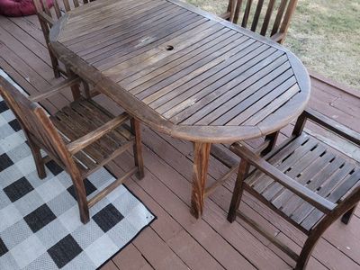 Outdoor Teak Patio Dining Set - Extendable Slatted Oval Table with 4 Chairs