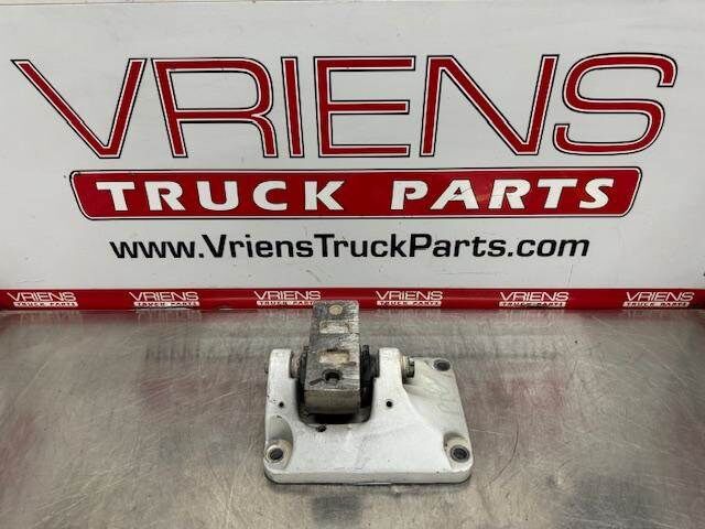 Kenworth Right Bracket for a Peterbilt 579