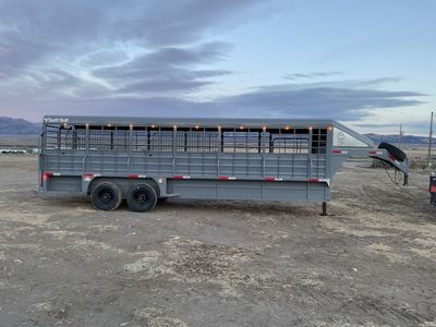 2023 Swiftbuilt Livestock Trailer 26’