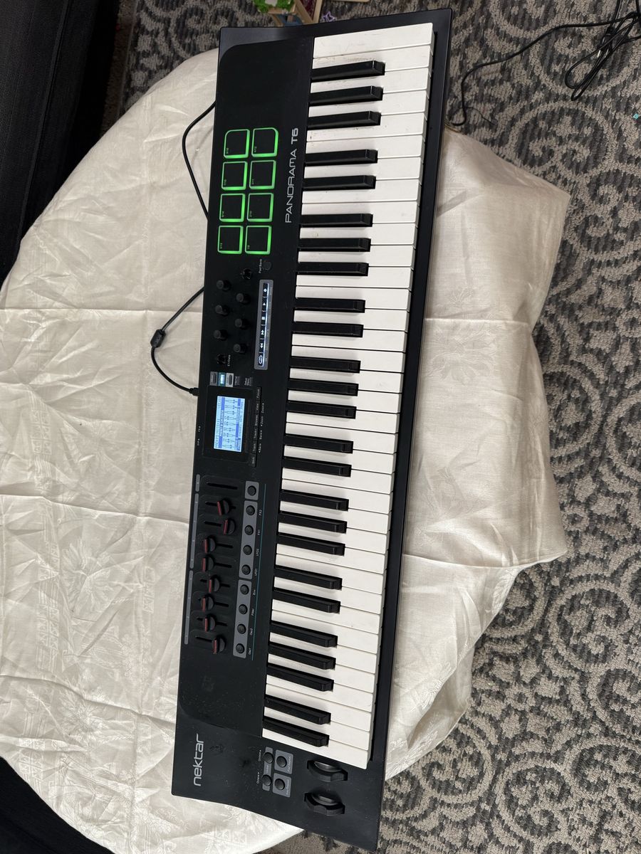 Nektar Panorama T6 61 Keyboard Controller