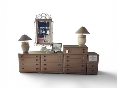 4pc Howard WakeField Dresser & Nightstand Set