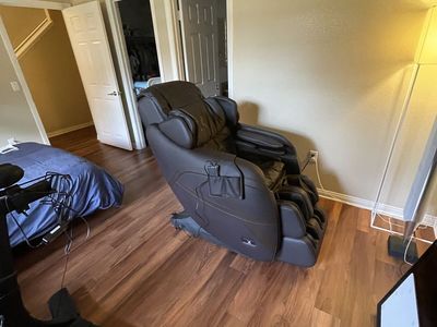 X-Chair X77 Massage Chair Premium 4D Massage Recliner Excellent Condition