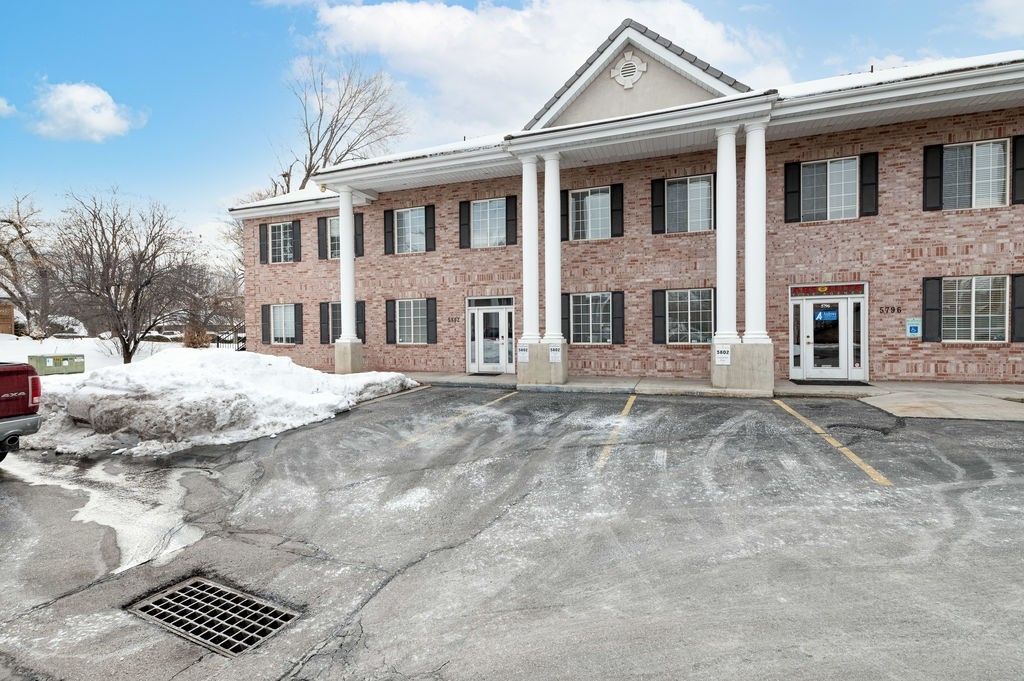 Office Suite In Excellent Location!