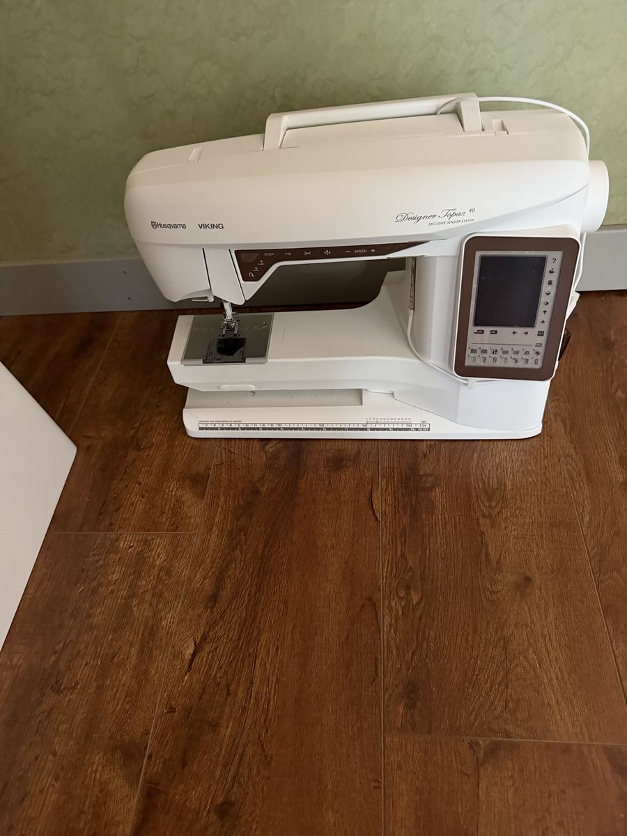 Husqvarna Viking Designer Topaz 40 Sewing and Embroidery Machine with Accessories