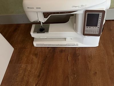 Husqvarna Viking Designer Topaz 40 Sewing and Embroidery Machine with Accessories