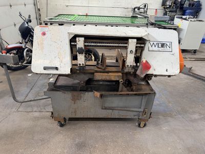 Metal miter bandsaw