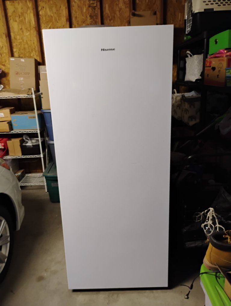New Hisense Sratch & Dent Fridge/Freezer
