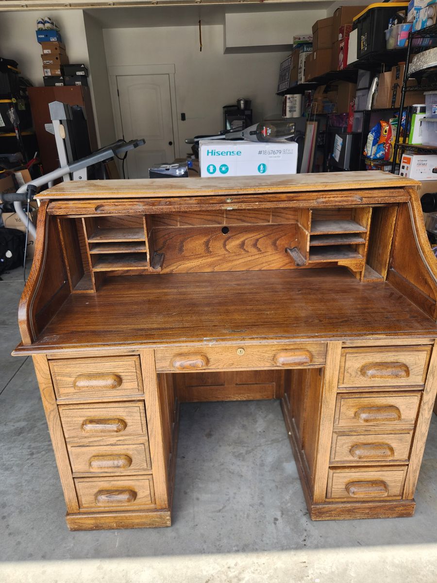 Roll top desk