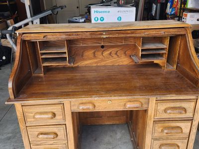 Roll top desk