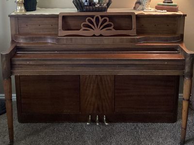 Hardman piano