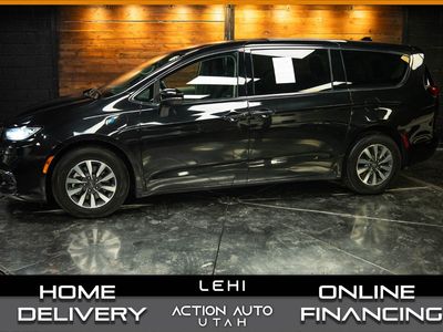 2023 Chrysler Pacifica Plug-In Hybrid Touring L