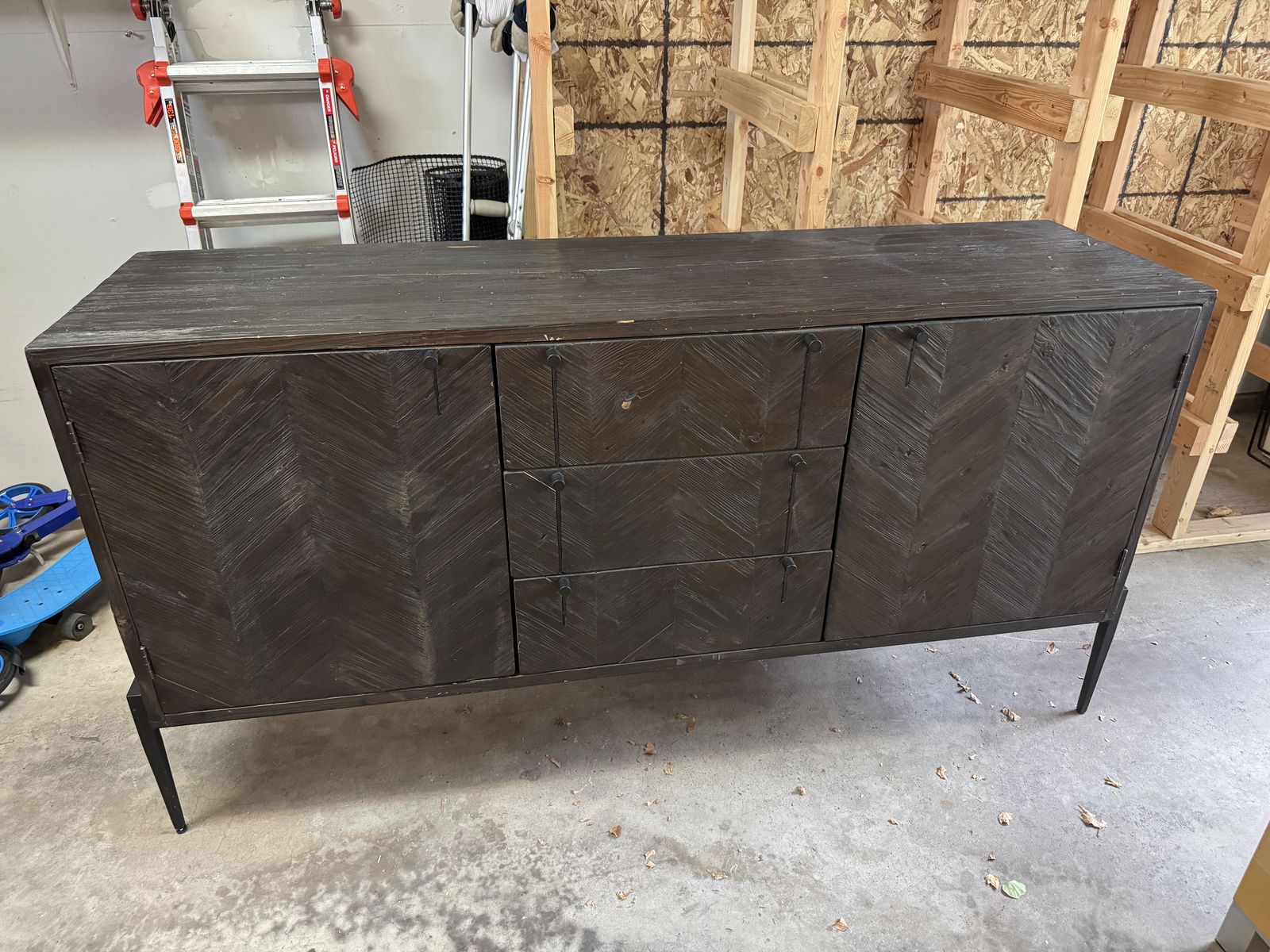 Wood Hutch