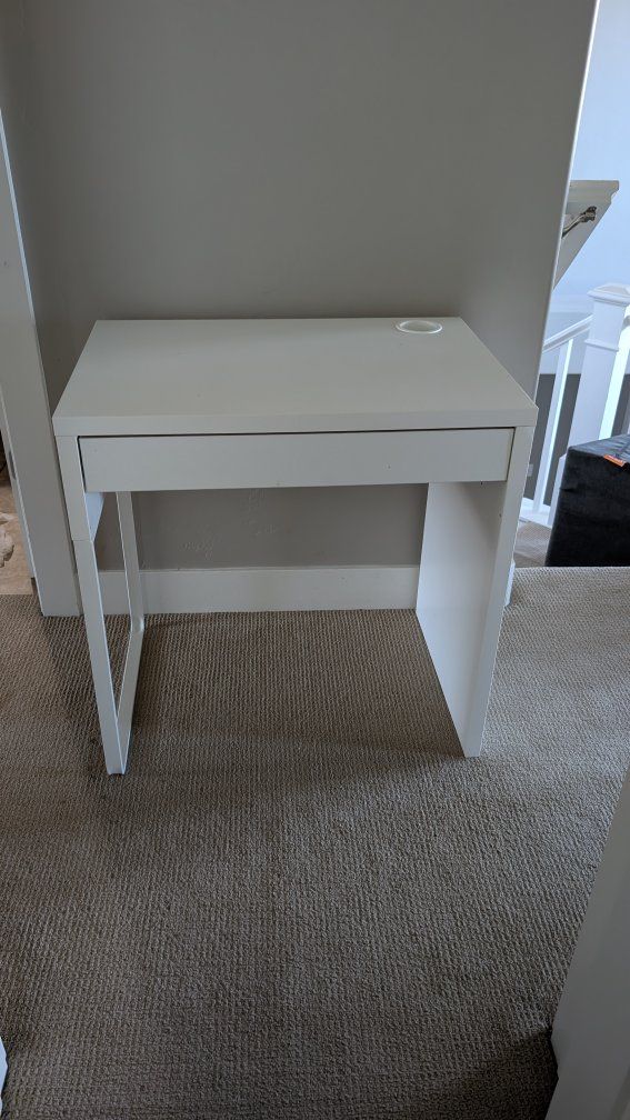 white Ikea micke desk