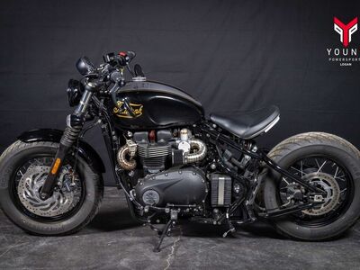 2025 Triumph Bonneville Bobber TFC Phantom Black/Marble Gold