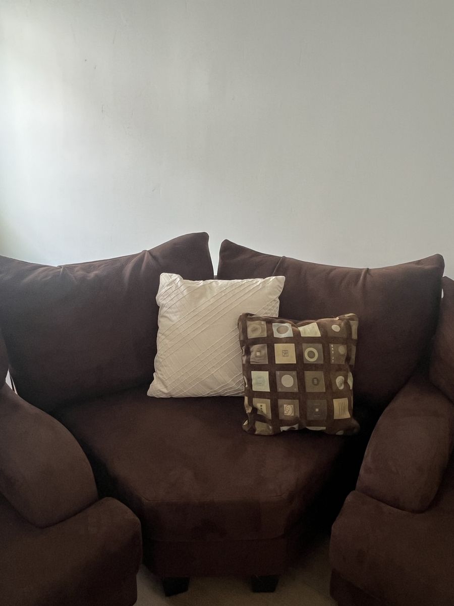 Main image 3