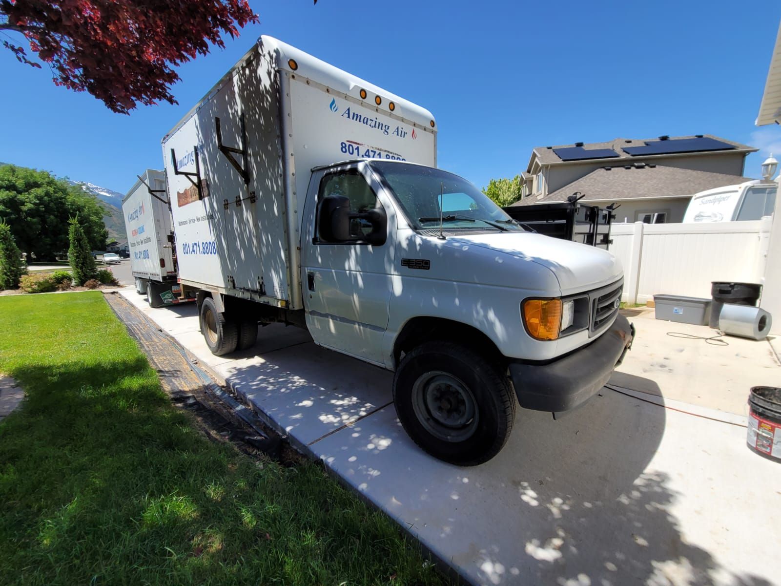 Box Truck 2004, Ford Van, 12' Box Length, Gasoline with Ramp, 253K Miles