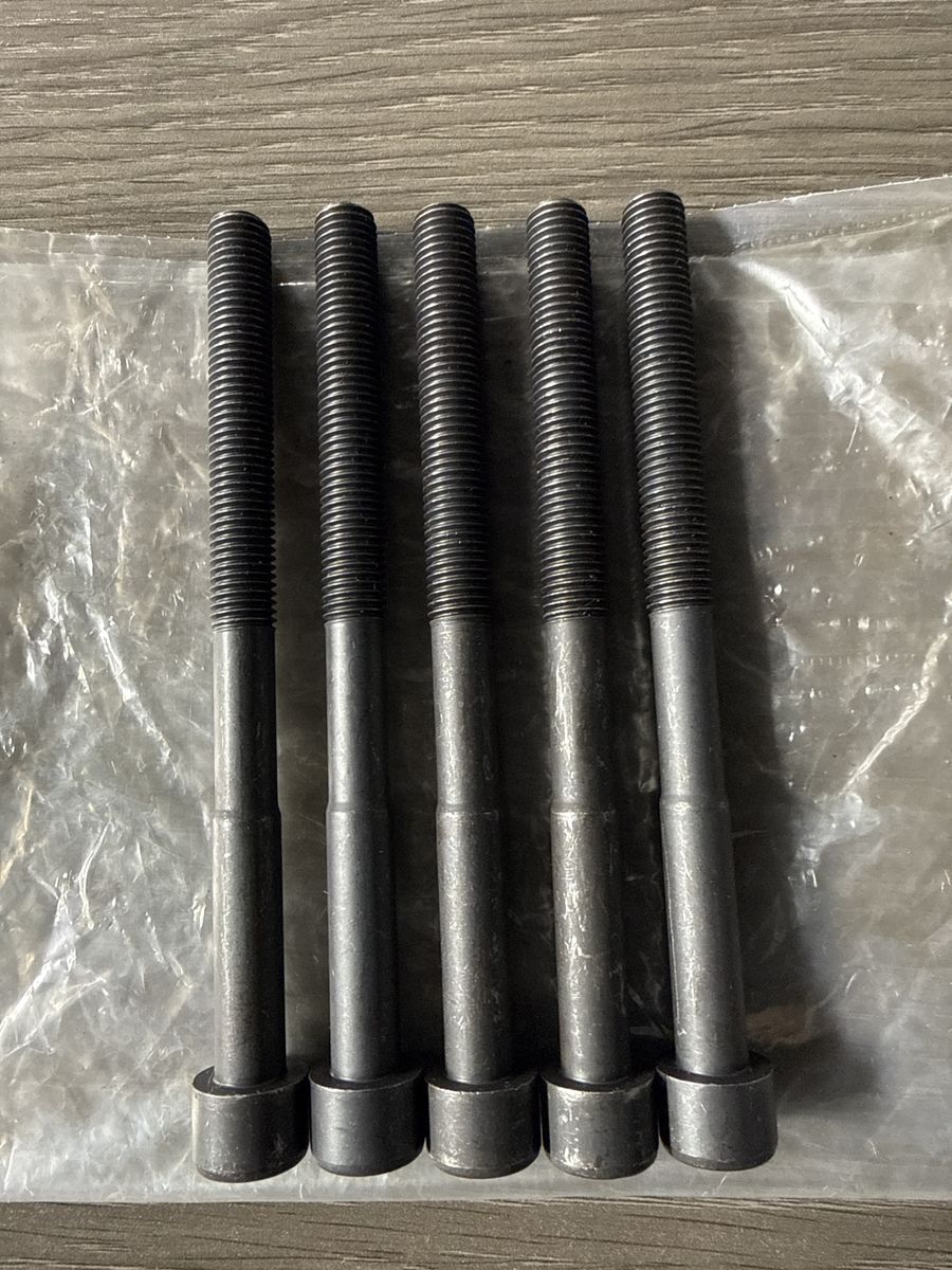 Engine Cylinder Bolt Set for Toyota 2007/2013