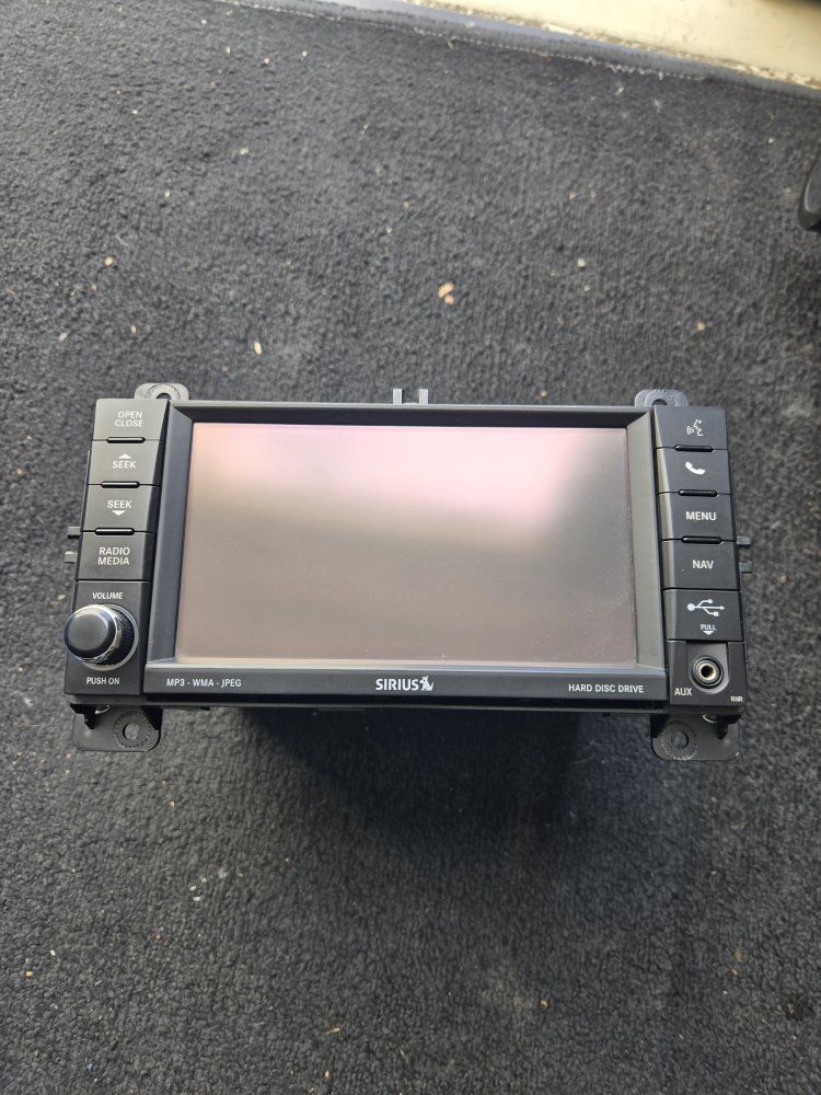 2012 Jeep Grand Cherokee stereo