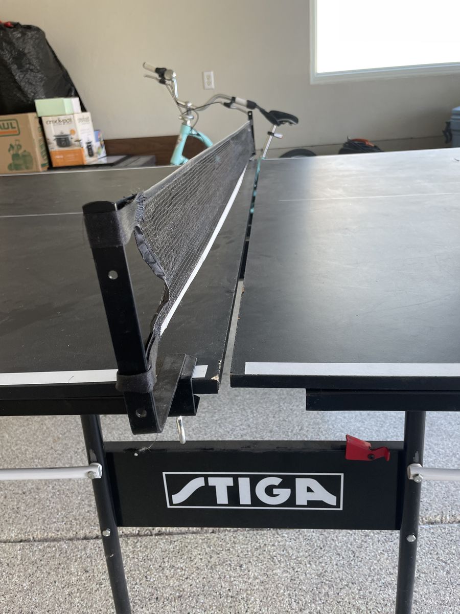 Ping pong table