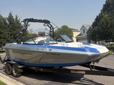 Moomba Helix Surf Boat