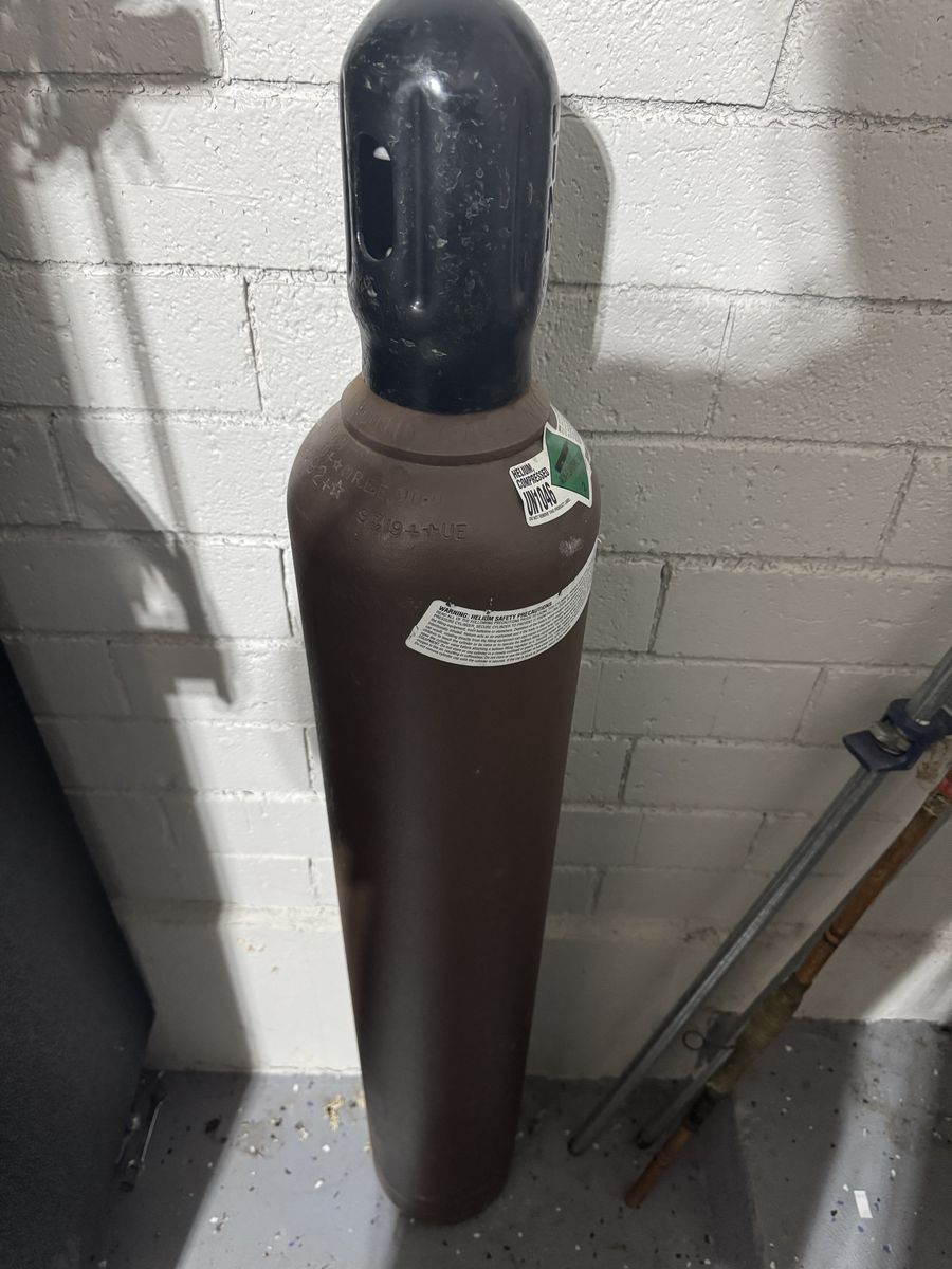 Helium Balloon Tank and Balloon Filler