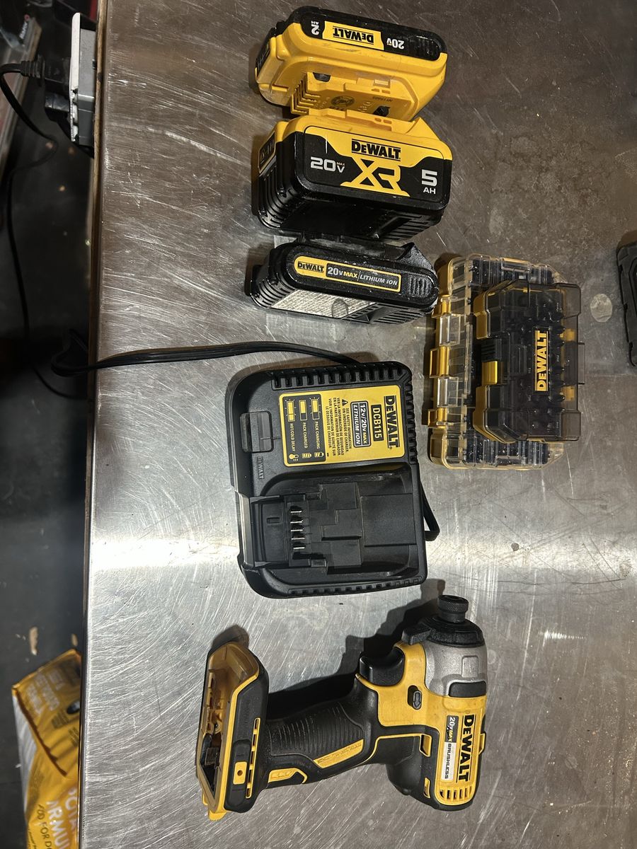 Dewalt Impact Wrench Tool Kit
