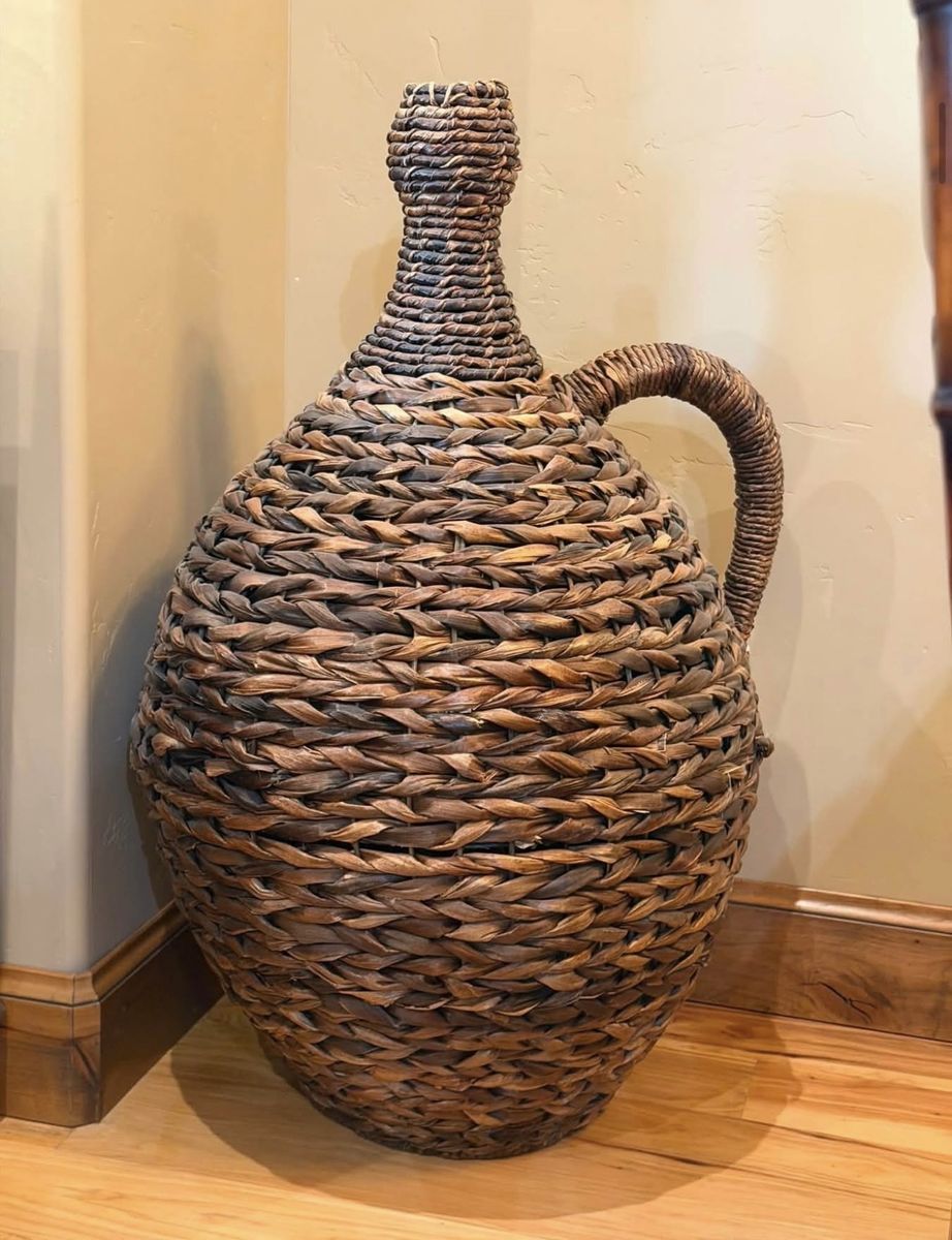 Main image 7