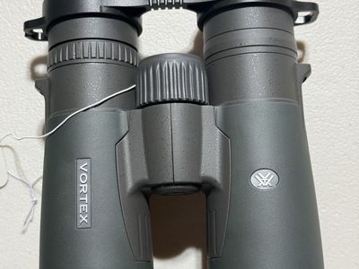 Vortex Razor HD 10x42 Binoculars - RZB-2102, New in Box